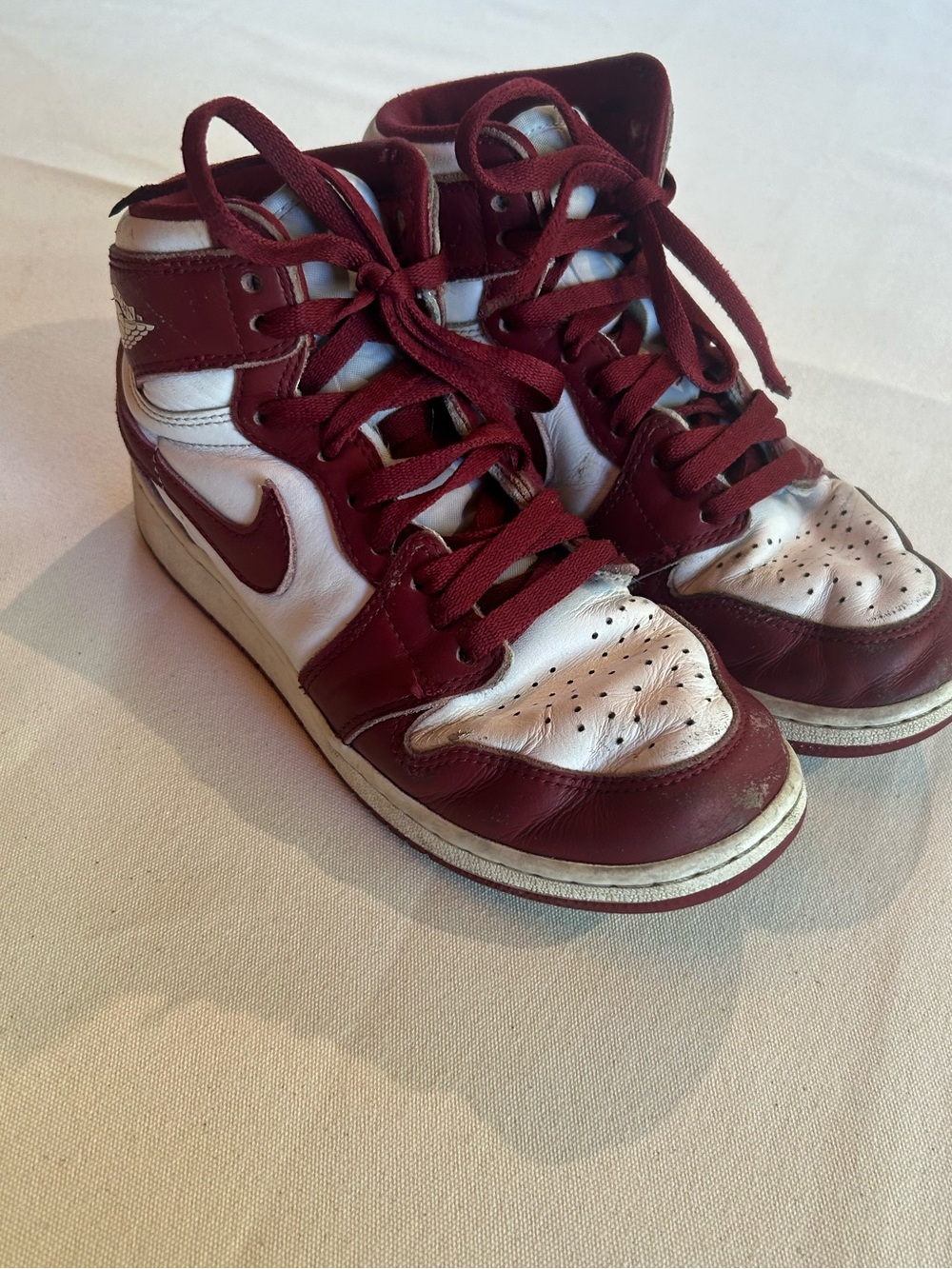 Nike Air Jordan 1 Mid Team Red Burgundy Sneakers Size 6.5Y / Women's 8